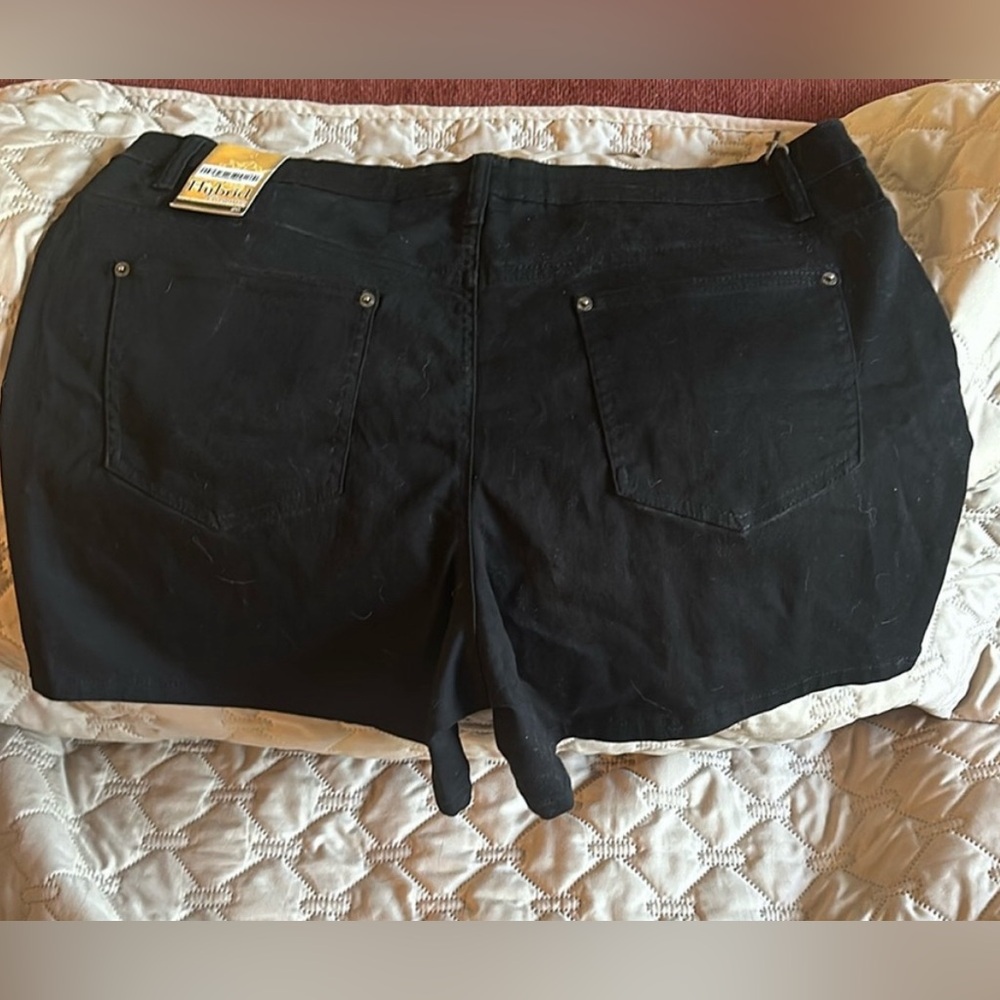 HYBRID Black Jean Shorts Sz 20 NWT